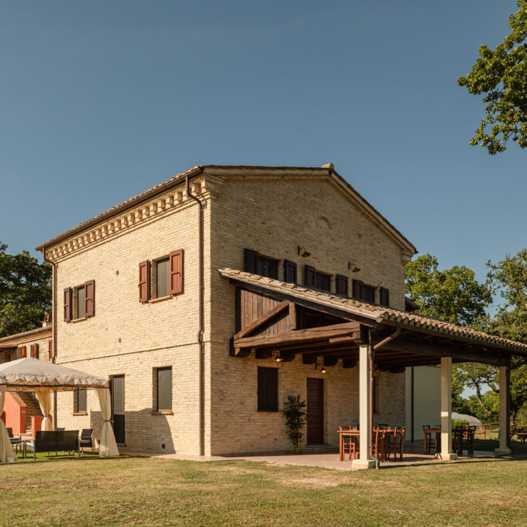 antico casale san lorenzo in campo marche in vendita casale di lusso